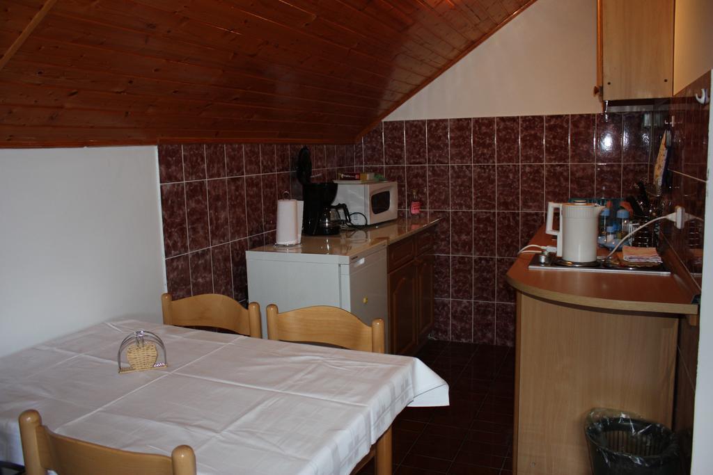 Apartment Jelena Selište Drežničko Habitación foto
